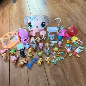 Lot of littlest pet shop